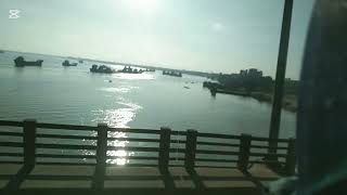 ভাই বোনকে নিতে চলে আসল।