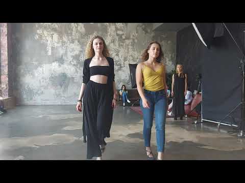 Video: Dominikanska Modeller Som Lyckas Med Internationella Catwalks