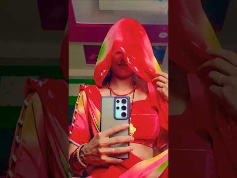 घूँघट के अंदर कौन है कॉमेंट करिए #comedy #bhojpuri #song #https #khesari #bhojpurisong