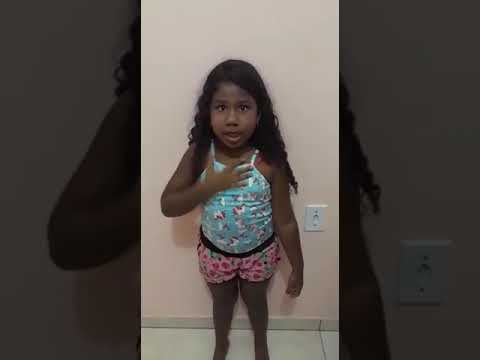 Mayarinha bloguerinha dançando
