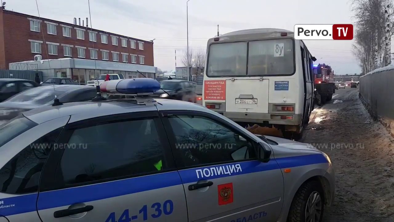 У автобуса отвалился двигатель