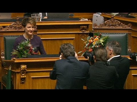 Simonetta Sommaruga zur Bundespräsidentin der Schweiz gewählt - YouTube
