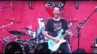 Thomas Lang's drum solo pt2 + Technical Difficulties (Live in México City) - Paul Gilbert