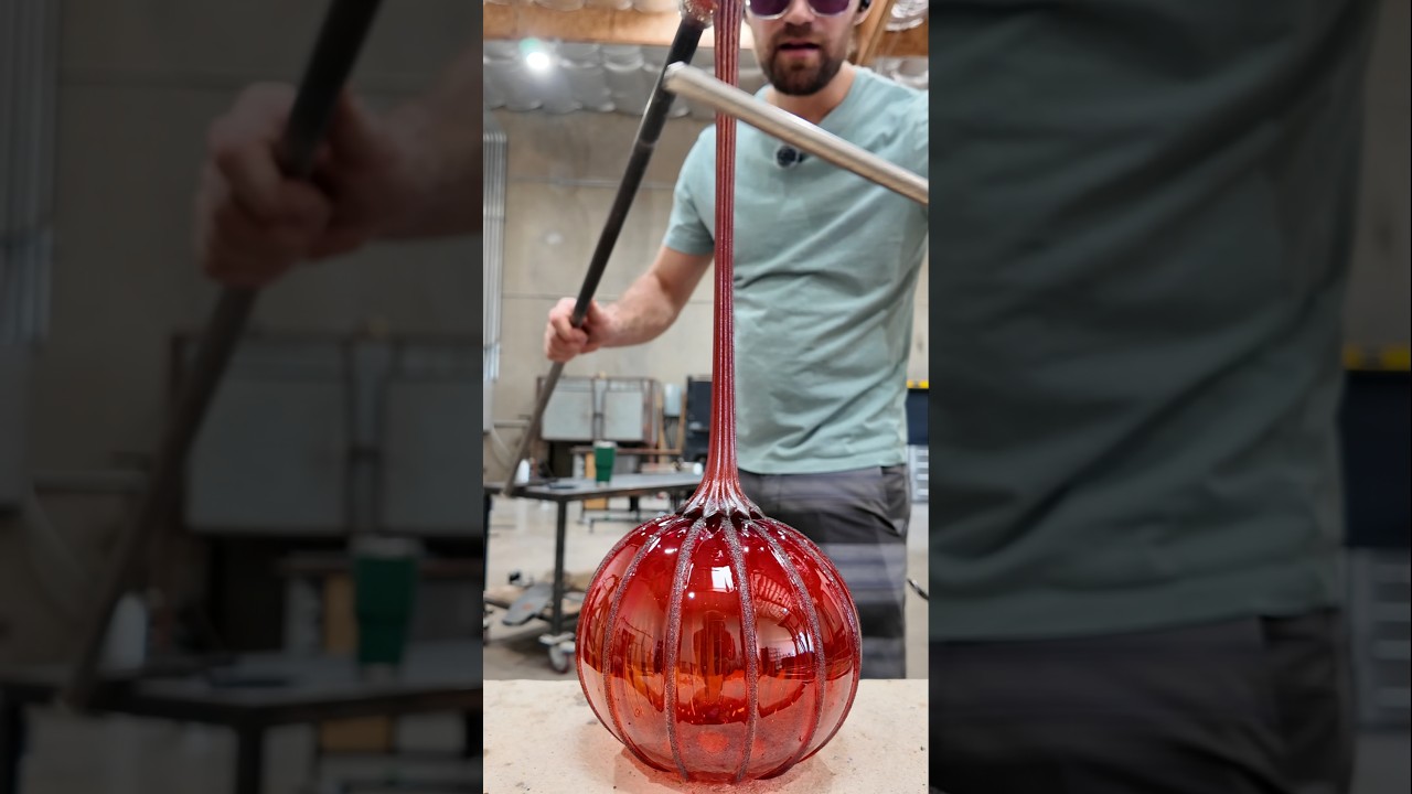 Making the perfect glass pumpkin stem #glassblowing #glassart #satisfying
