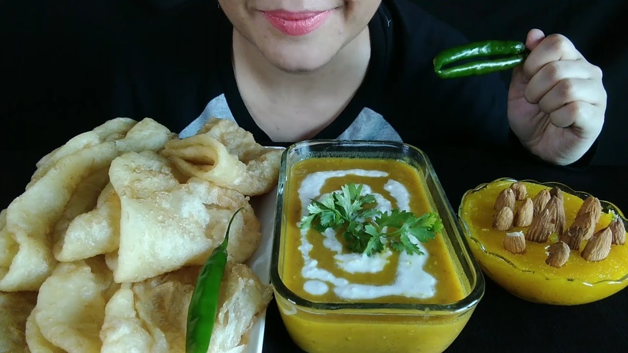 ASMR:Eating Dal Makhani with Lots of Puris+Indian Sweet Halwa | Indian Food Eating Show | ERSA ASMR