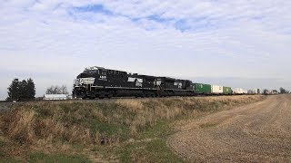 NS 211 led by NS 4260 WB on the NS LURB