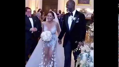 Brian McKnight got married New Year eve