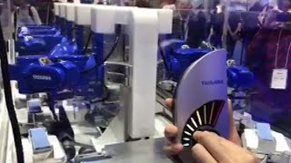 ミニロボ10台が流れ作業　安川電機の生産ライン