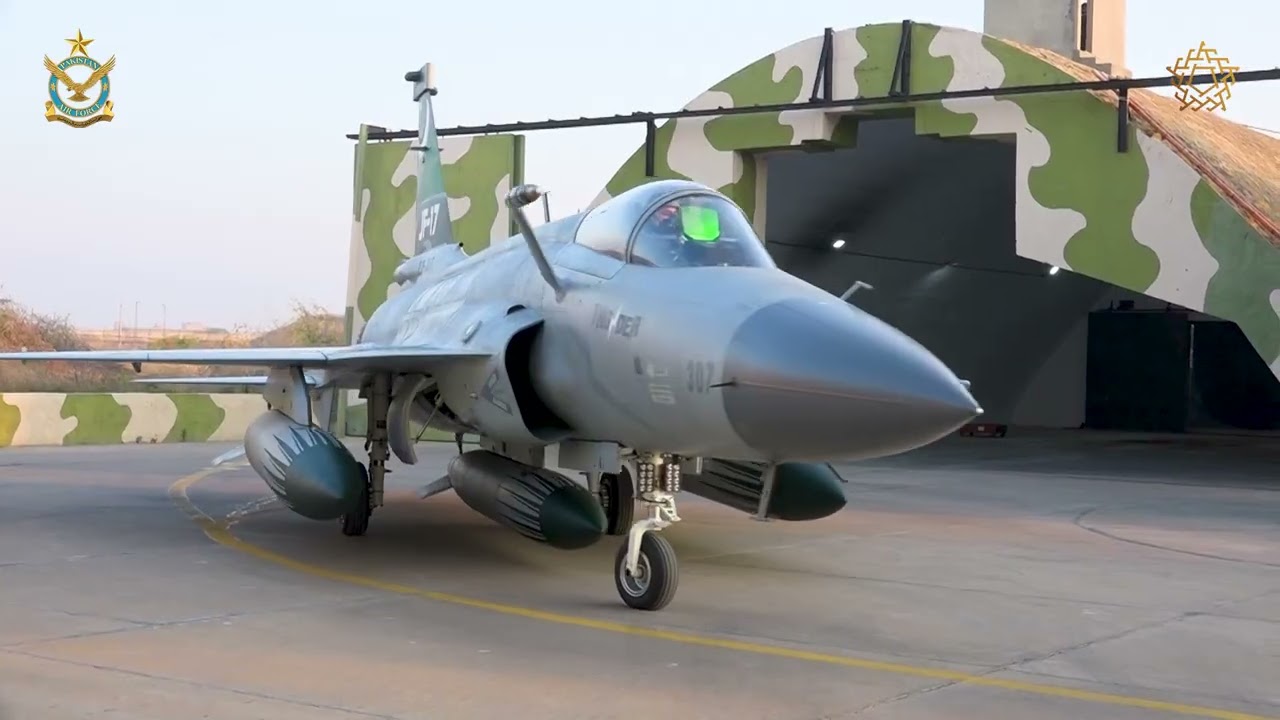 PAKISTAN AIR FORCE SHOWCASES JF-17 BLOCK-III & SUPER MUSHSHAK AT WORLD DEFENCE SHOW - 2026