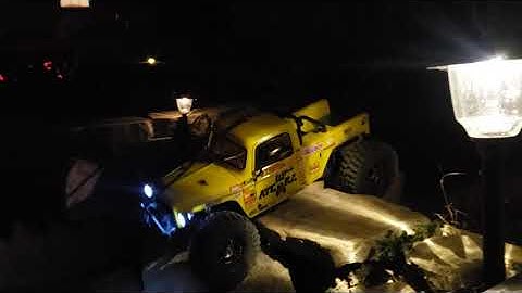 rc night crawling with element ecto on backyard course