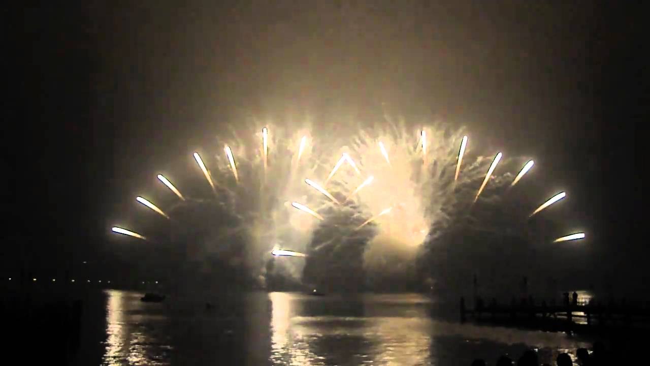 Zurich New year Fireworks - YouTube