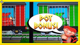 FINALLY!! Pot Bonus on Cops & Robbers Community Slot! screenshot 5