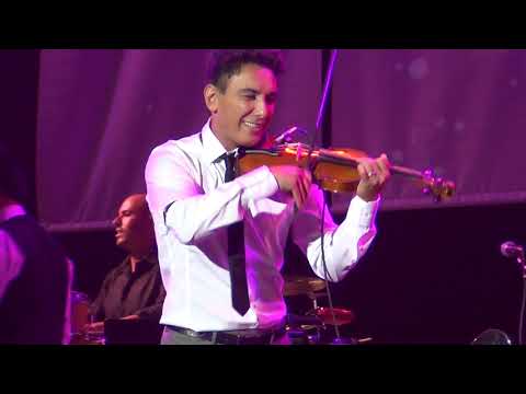 ویولون نوازی زیبای شادمهر عقیلی روی ملودی ترانه عشق و حاله در کنسرت ایرواین
