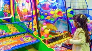 Kids Arcade Games, Feed the Dogs, Air Hockey, Angry Birds at Chuck E Cheese - ZMTW