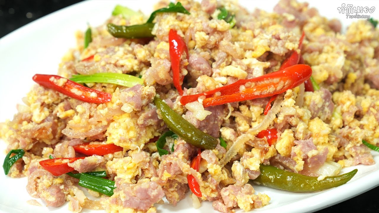 แหนมคั่วไข่ เมนูง่ายๆ แสนอร่อย ทำเองได้ที่บ้าน