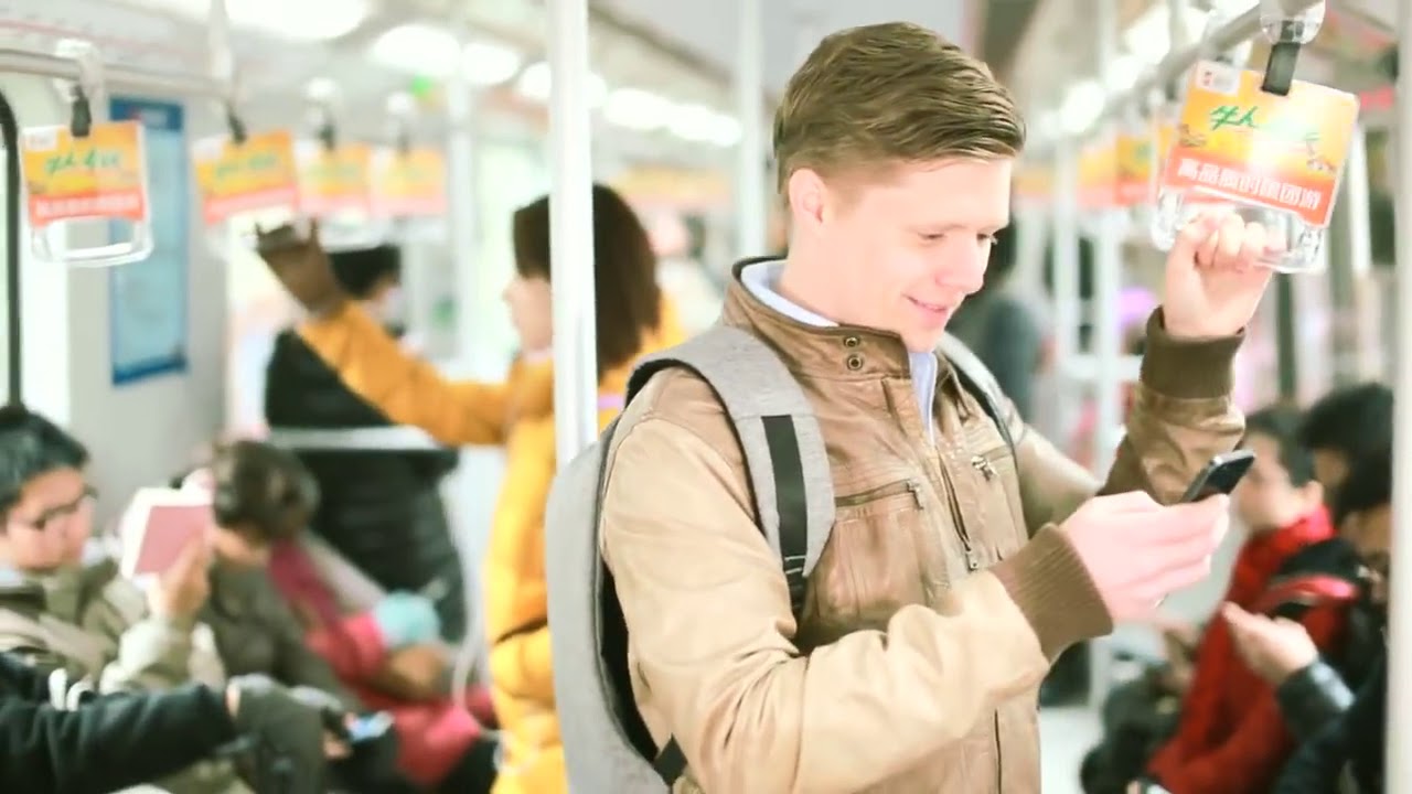 ANTI-THEFT PREMIUM BACKPACK WITH EXTERNAL BATTERY