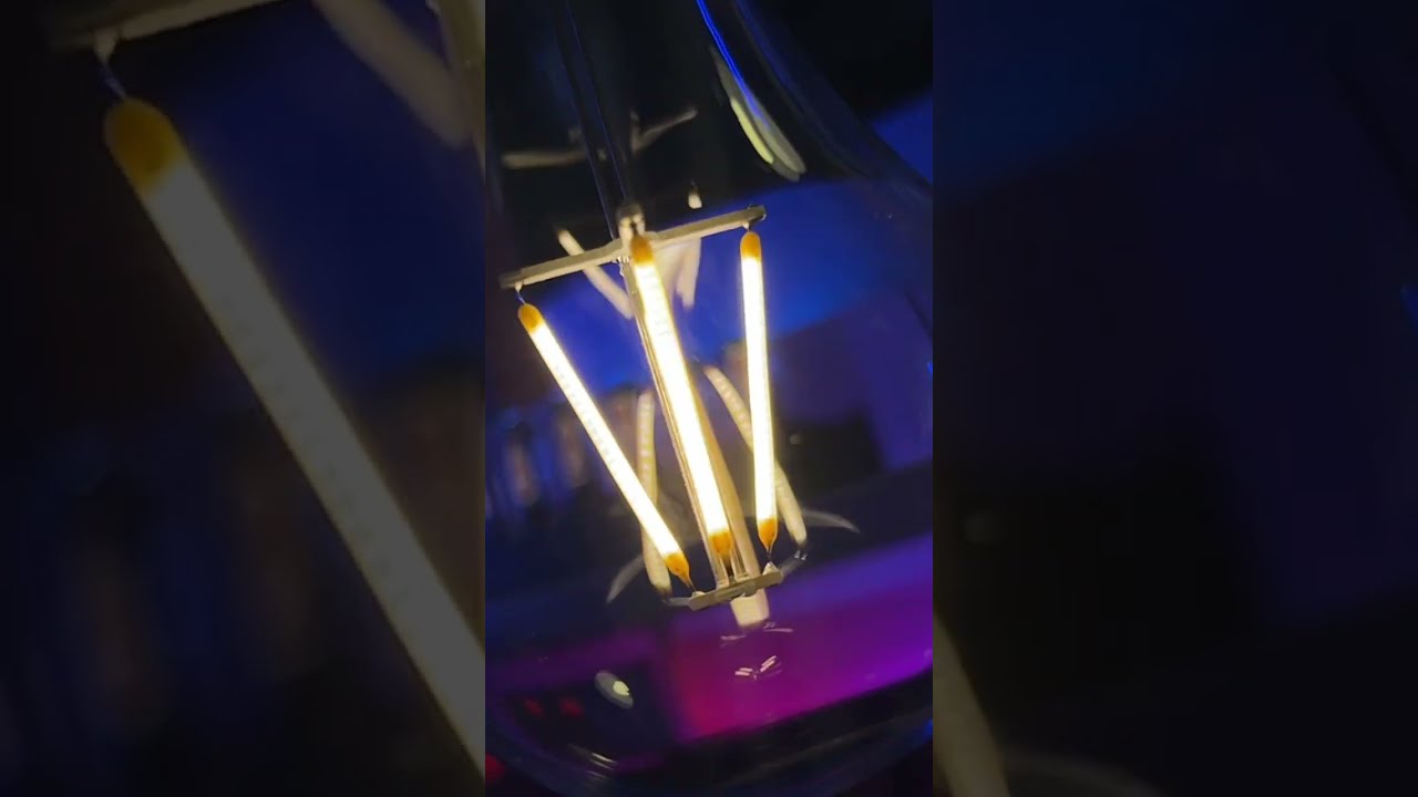 【COOL GADGET】Magnetic Levitating Lamp 