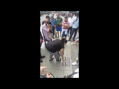 3 cup & ball scam, Oxford Street
