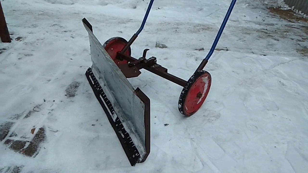 Лопата для снега из ведра от шпаклевки