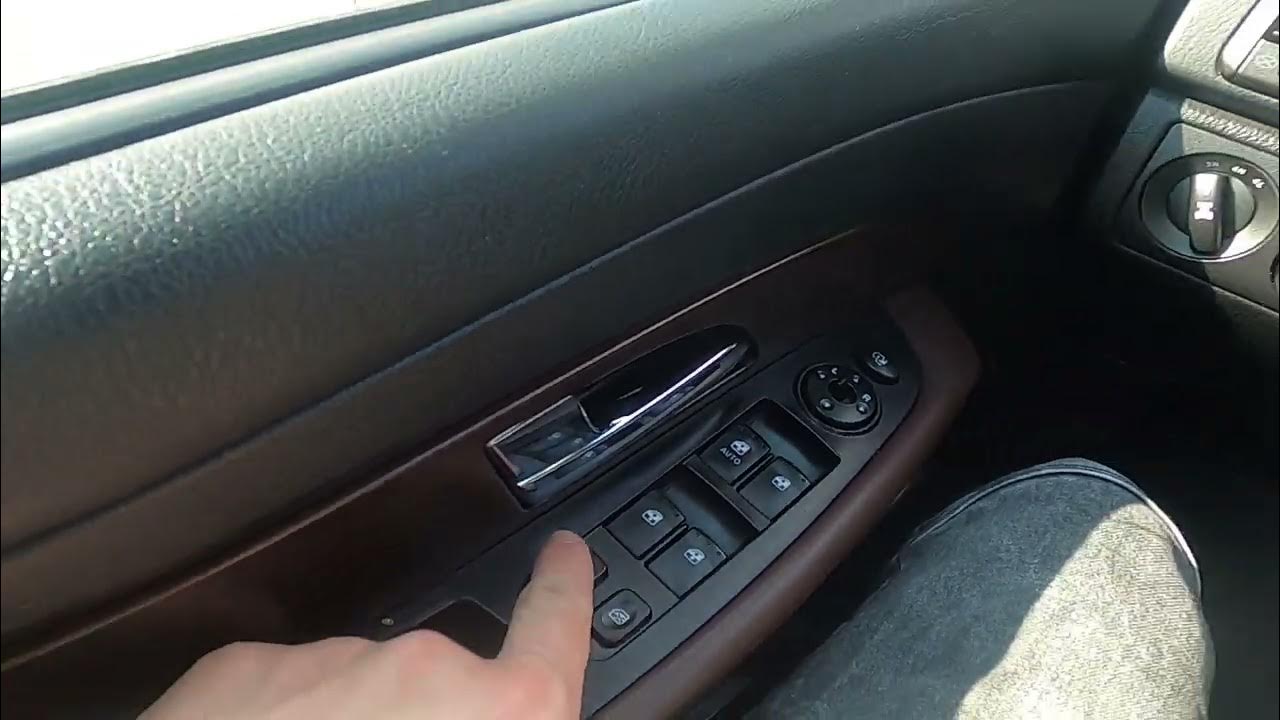 How to Automatically Lock or Unlock Doors in Ssangyong Rexton III (2012