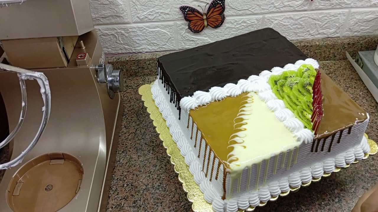 تورتة مربعة بدون قالب من صاج 30×40⁉️التورته دي اتعمل فيها كل الأطعمة نص فانيليا ونص شيكولاتة 🍫