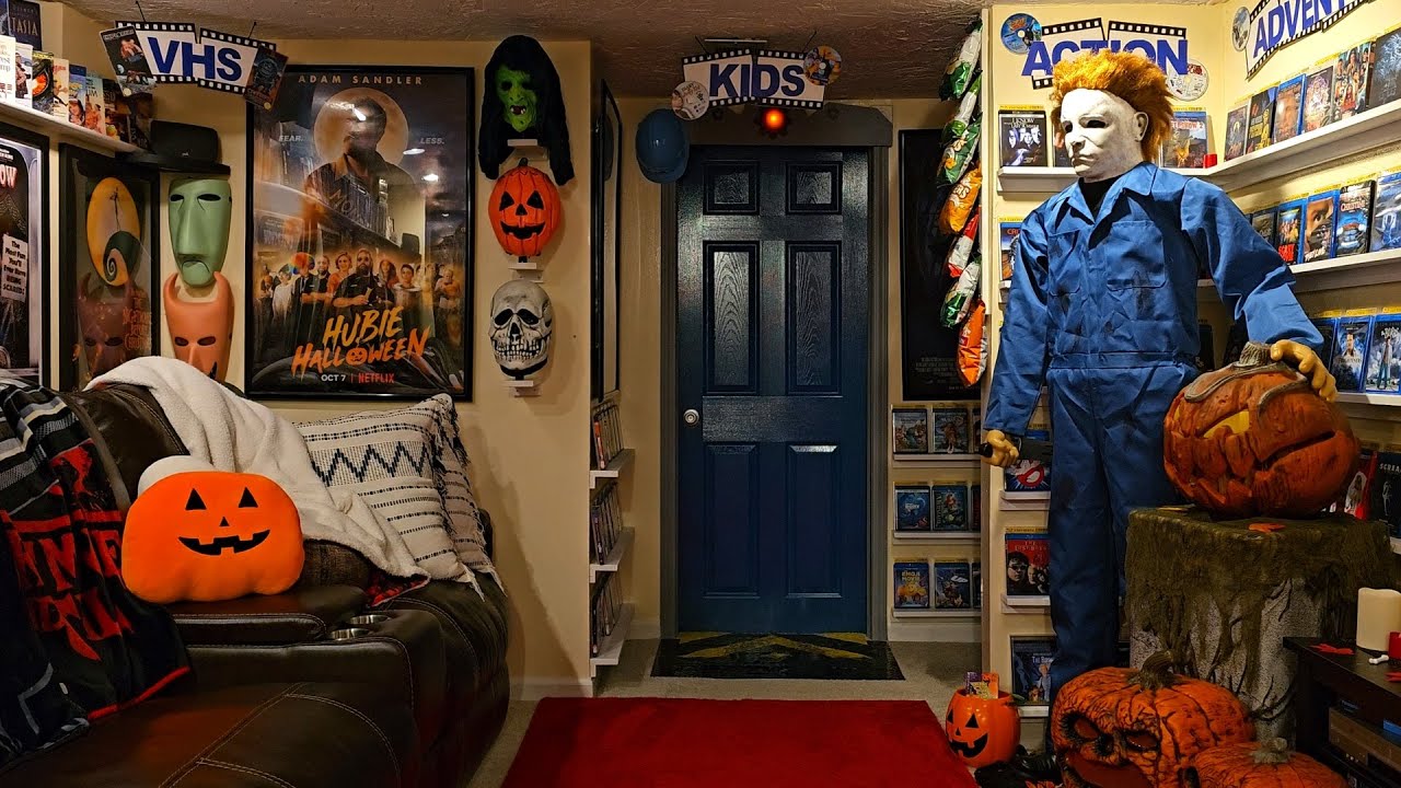 I TURNED MY BASEMENT INTO AN EPIC HALLOWEEN HOME MOVIE THEATER!