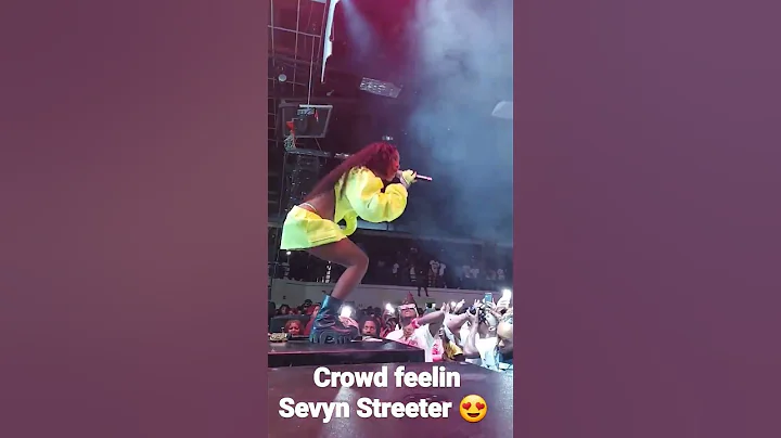 The crowd definitely feelin Sevyn Streeter