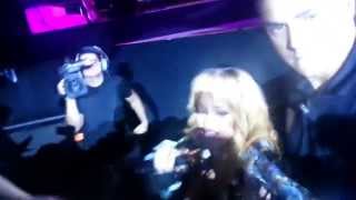 Rihanna hits fan in the head with microphone