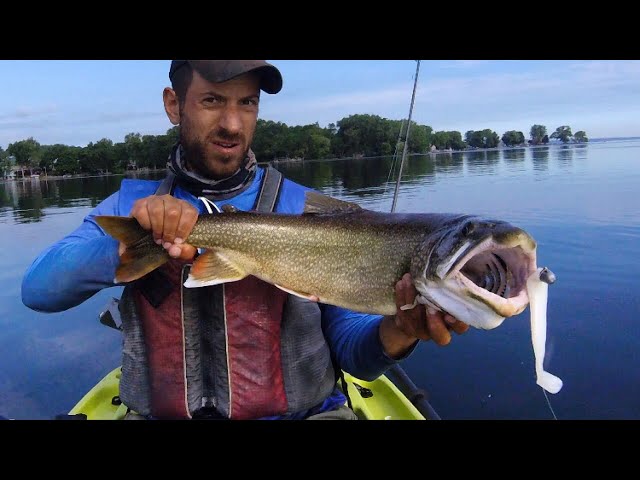 BIG Trout Pursuit - DEEP Water Jigging (PB Mackinaw) 