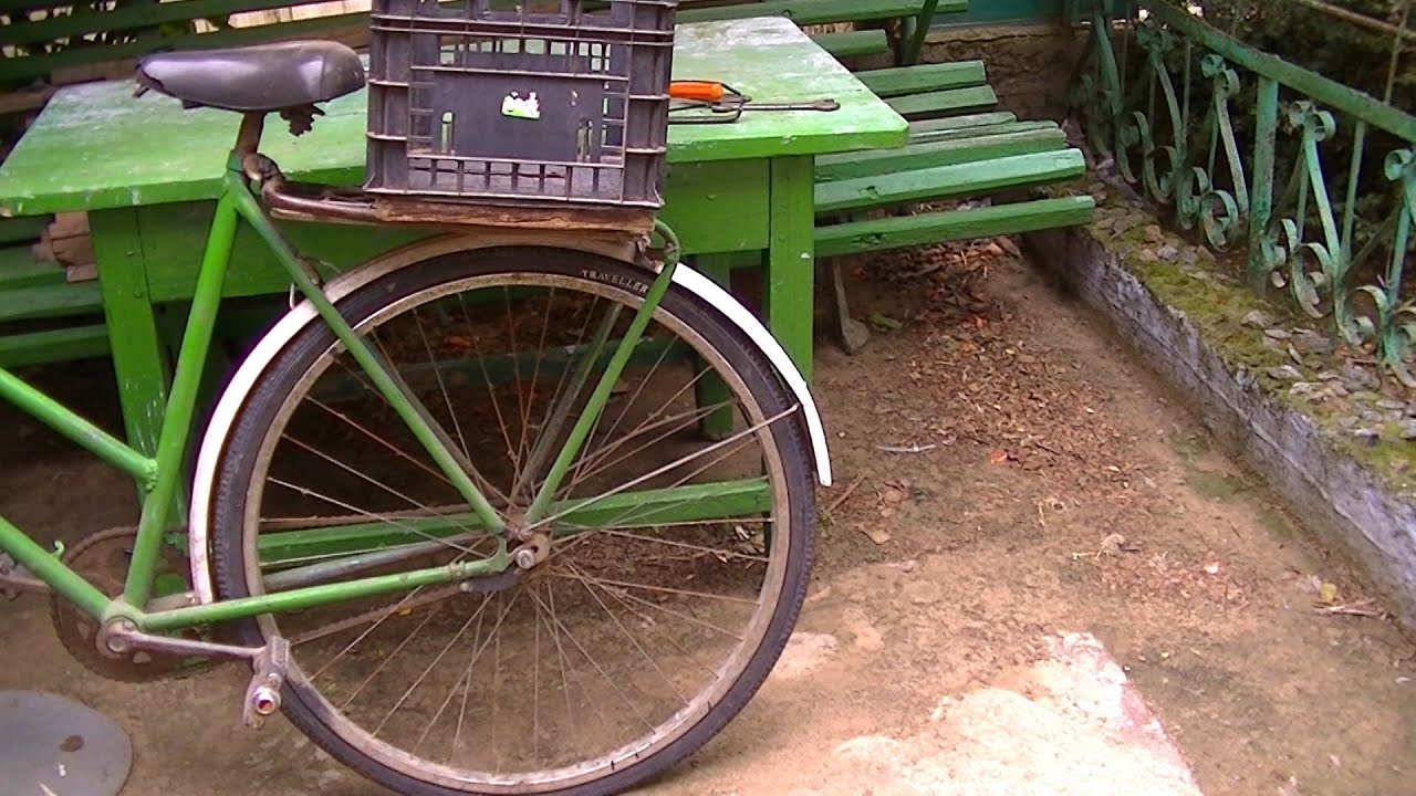 Как заклеить камеру велосипеда - YouTube