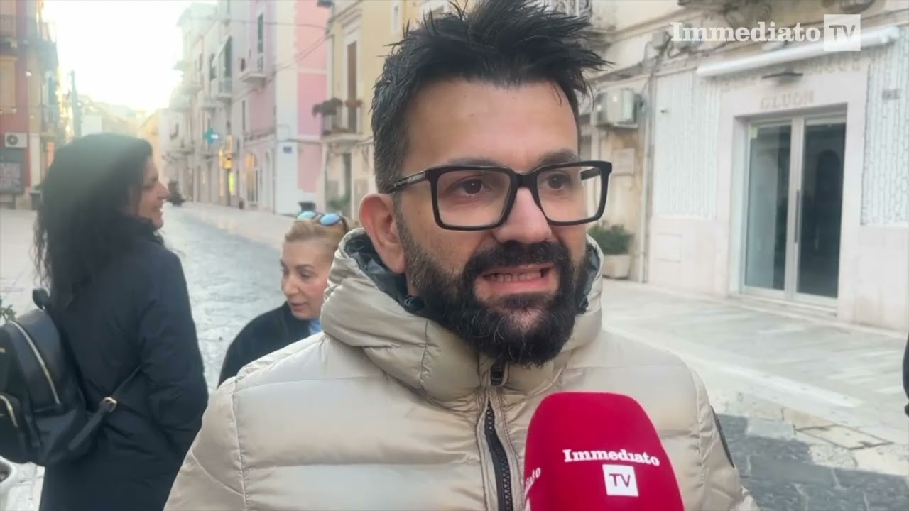 MANFREDONIA, COMMERCIANTI IN PIAZZA