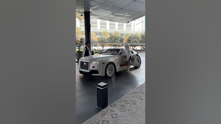 👸🏽 #rollsroyce #dubai #viralshort #luxury #luxurylife #dubaimall #shopping