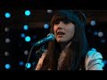 Louise Burns - Clowns (Live on KEXP) の動画、YouTube動画。