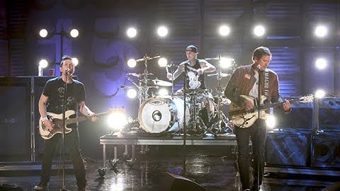Blink-182 - After Midnight Live On Conan 2011