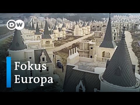 Video: Diese Türkische Geisterstadt Ist Voller Verlassener Aschenputtelburgen