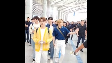 KCON LA♥️ #zb1 #jiwoong #zhanghao #hanbin #matthew #taerae #ricky #gyuvin #gunwook #yujin #shorts