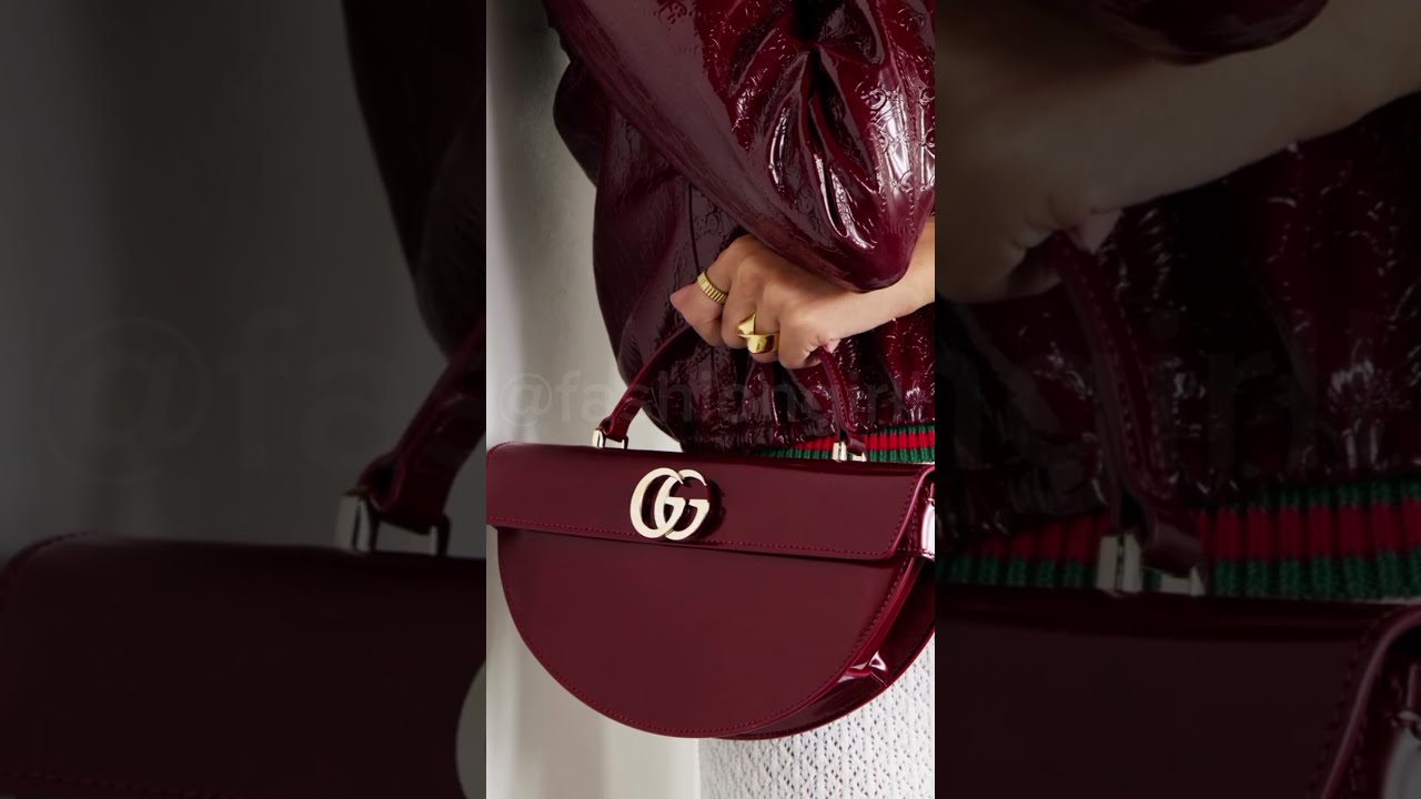 VIP【関税送料無料】希少 GUCCI HALFMOON LEATHER HANDBAG Gucci Half Moon leather shoulder bag. - YouTube