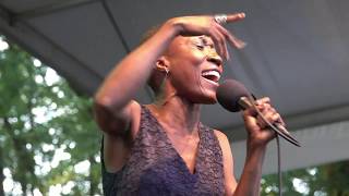 Rokia Traoré - Tuit Tuit - LIVE at Afrikafestival Hertme 2017