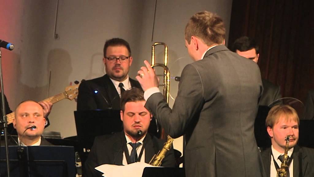 Tomasz Momot Orkiestra & Natalia Wilk - Odrobinę szczęścia w miłości