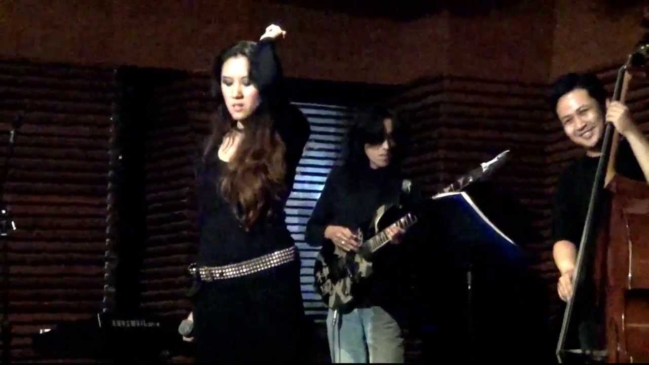 BLODWEN Cry Out To Me Live At Marley Bar YouTube