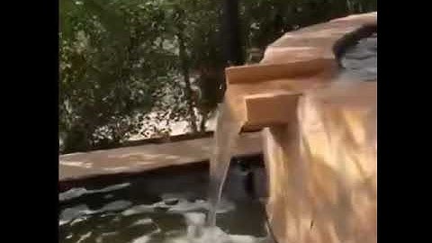 القارئ عبدالعزيز الأحمد ( إن الله وملائكته يصلون على النبي...)