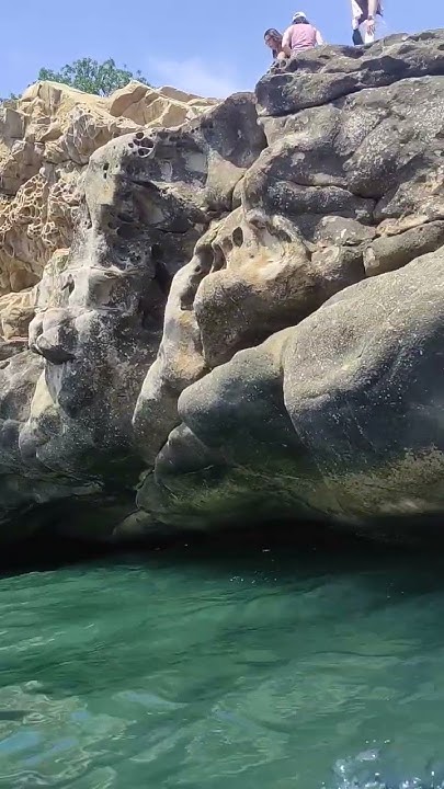 Нашли самый маленький пляж в Крыму, ещё и такой красивый #море #animals ...