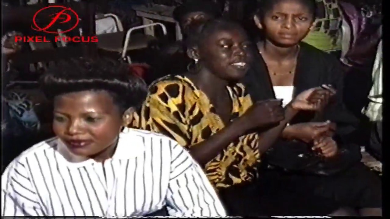 Koffi olomide  Bangui concert au Punch  coco extrait image darchive