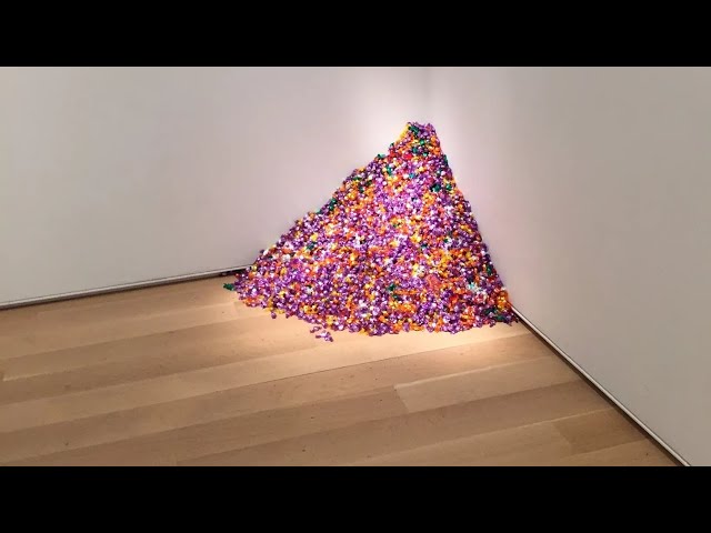 This pile of candy is delicious - Félix González-Torres and the