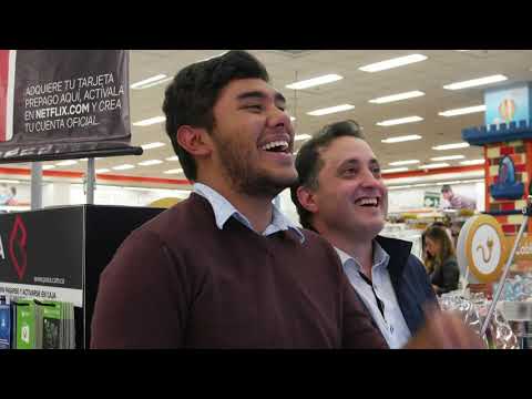 en Panamericana, buscando regalo para la mamá | Andrés López