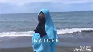 Wanita Bercadar Di Pantai Susupu