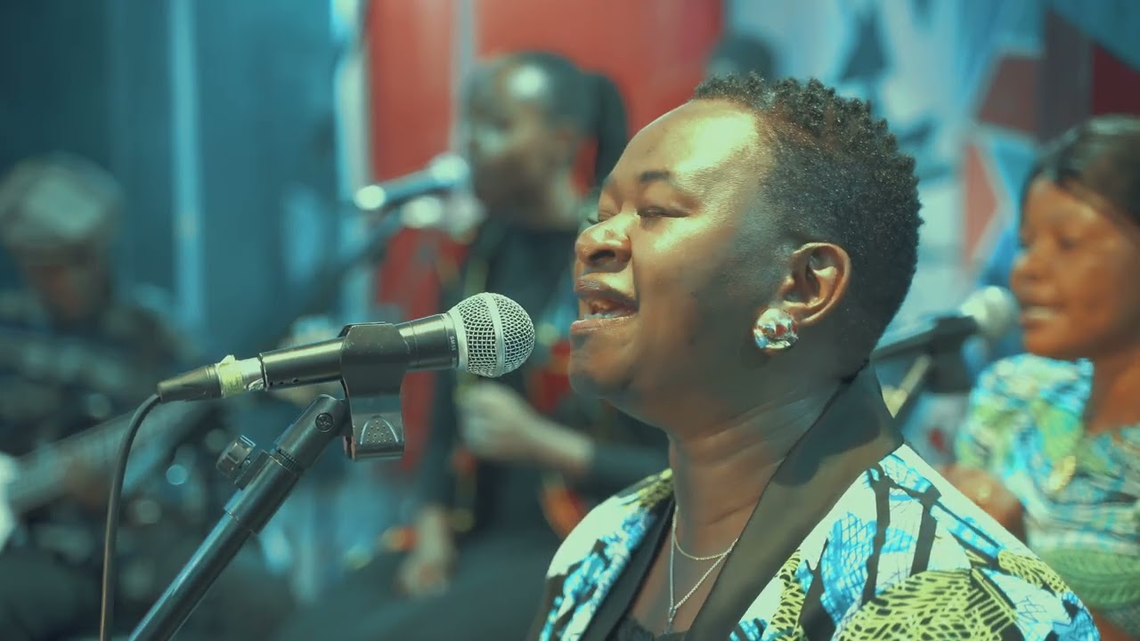 AWUSI ft  MONAKHO KWAKE YESU NASIMAMA I CHRIST THE SOLID ROCK Live Recording