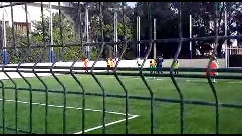 Footballeur au club bmce