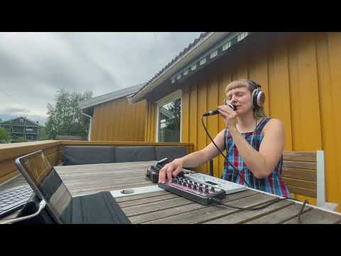 mirrored heart - FKA twigs (mini cover)