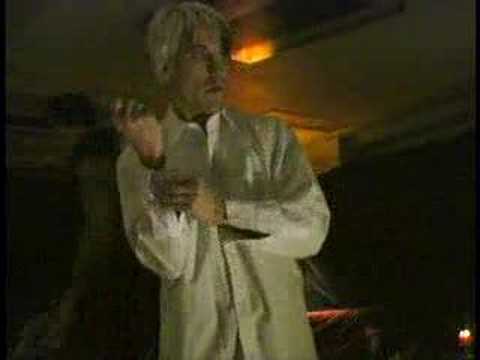 Red Hot Chili Peppers Pacific Tour 2000 Episode 1
